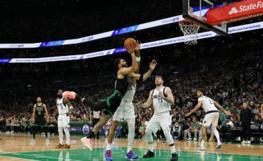 Celtics marrin fitore edhe në ndeshjen e dytë, bëjnë hap të madh drejt titullit