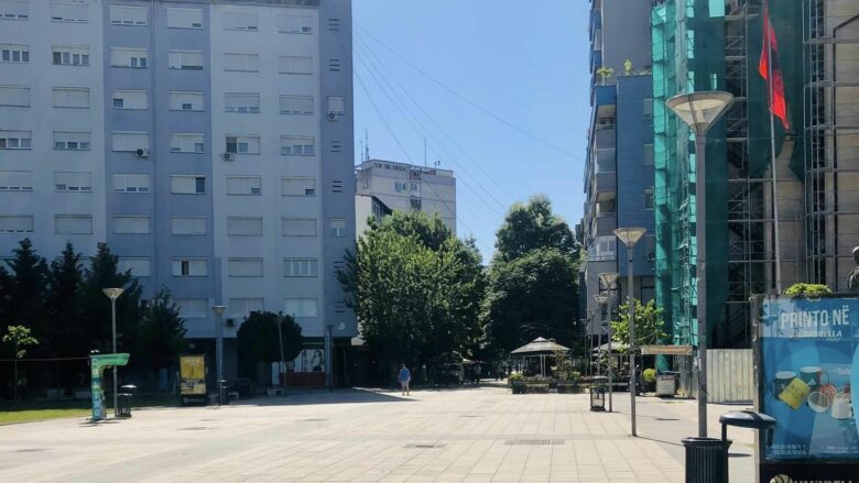 Vazhdojnë aktivitetet për mirëmbajtjen dhe pastrimin e rrugëve në Mitrovicë