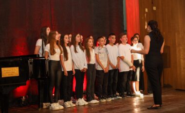 Nëntë shkolla të Mitrovicës mbajnë koncert për “Ditën e Çlirimit”