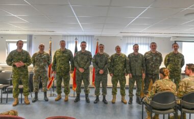 ​Tre oficerë të FSK-së diplomojnë në Kolegjin CGSC të ushtrisë amerikane