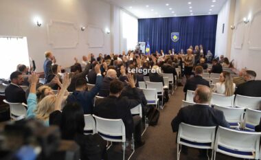 Berisha tha se Dugolli “kontrabandoi” me Projektligjin për Agjencinë e Inteligjencës dhe Sigurisë së Mbrojtjes, deputetët e kthejnë në Komision për rishqyrtim