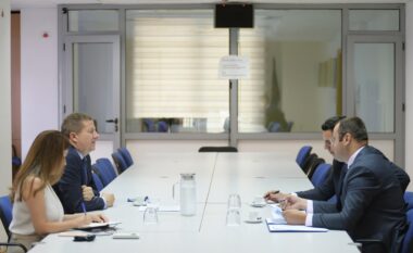 Guvernatori Ismaili takon Szunyogun – flasin për përgatitjet për anëtarësim në Zonën Unike të Pagesave në Euro