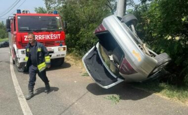 Rrokulliset një veturë në Budakovë të Suharekës, lëndohen dy persona