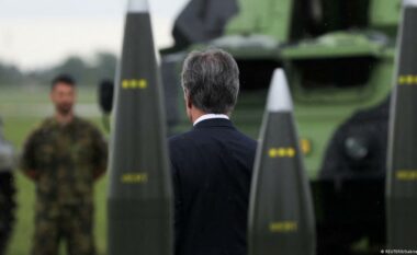 Vendet e NATO-s hoqën kufizimet e armëve për Ukrainën - reagimi nga Kievi erdhi menjëherë