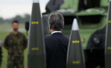 Vendet e NATO-s hoqën kufizimet e armëve për Ukrainën – reagimi nga Kievi erdhi menjëherë