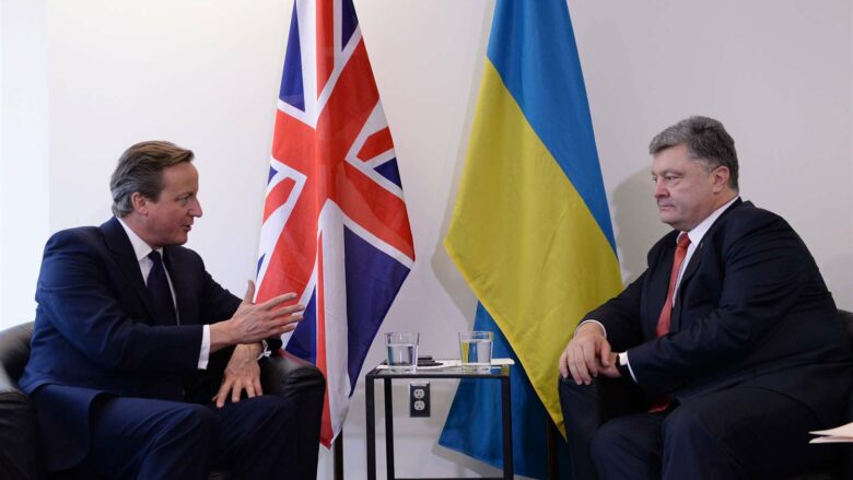 David Cameron pre e mashtrimit – ai mendoi se po fliste me ish-presidentin ukrainas për luftën