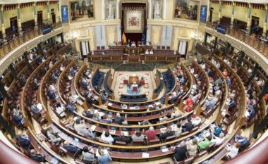 Parlamenti i Spanjës nuk mbështet iniciativën e partisë katalunase “Junts” për njohjen e shtetit të Kosovës, 293 deputetë votuan kundër