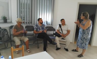 Anëtarët e Komitetit për Komunitete në Gjakovë vizituan hapësirat ku ofrohet mbështetje arsimore për fëmijët