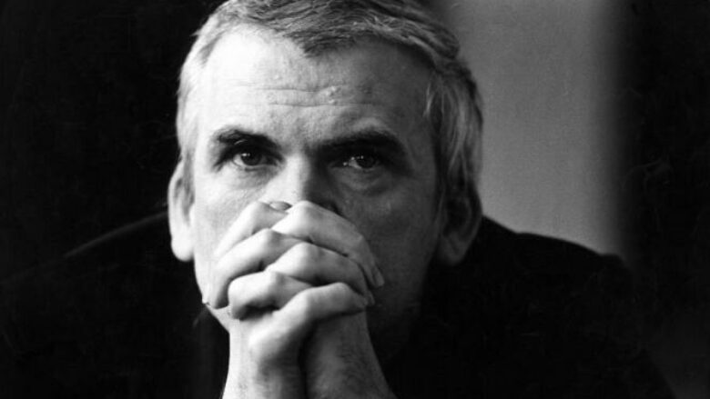 Pse Kundera nuk u kthye kurrë në atdhe?