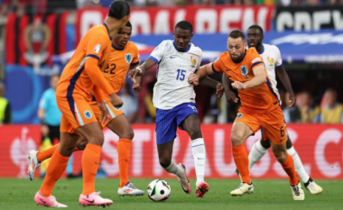 Holanda dhe Franca mbyllin pjesën e parë pa gola, por me disa raste shënimi