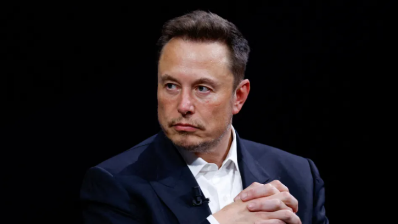 Musk thotë se aksionerët e Tesla-s po votojnë pro paketës 56 miliardë dollarëshe – a po zhvendoset kompania?