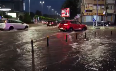 Moti i ligë në rajonin e Tetovës dhe Shkupit, raportohen për bodrume të vërshuara, dru të rënë, automjete të dëmtuara