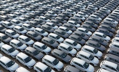 BE pritet të vendosë tarifa importi për automjetet elektrike kineze