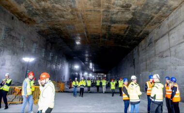 Fillon ndërtimi i tuneli hekurudhor nënujor Danimarkë-Gjermani që do të ‘zëvendësojë’ rrugën 45-minutëshe me traget me një 7-minutëshe me tren