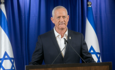 Goditje për Netanyahun, jep dorëheqje Ministri i Kabinetit të Luftës izraelite