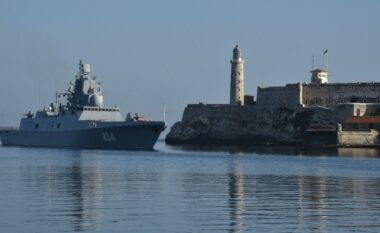 Eksperti ushtarak rus thotë se Kremlini planifikon sulme bërthamore ndaj anijeve amerikane