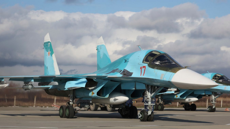 Forcat ukrainase sulmojnë aeroportin ushtarak në Rusi