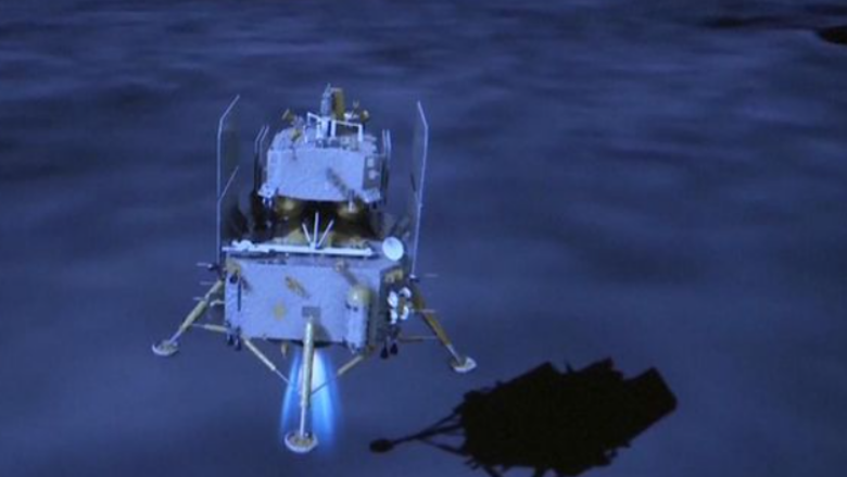 Anija kozmike kineze zbarkon në anën e largët të Hënës