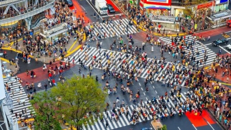 Japonia po lufton me tkurrjen e popullsisë, vendi ka krijuar një aplikacion takimesh