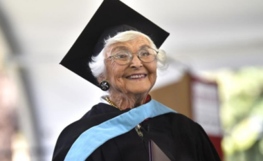 Amerikanja merr diplomën master në moshën 105 vjeçare