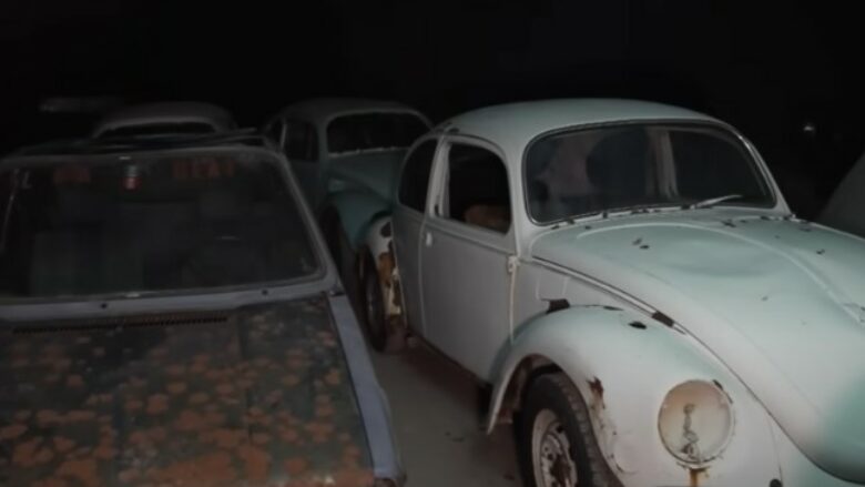 Dhjetëra klasikë Volkswagen në një minierë të braktisur zvicerane