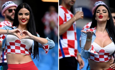 Ivana Knoll ka pozuar në stadium para ndeshjes, dërgon puthje nga tribuna