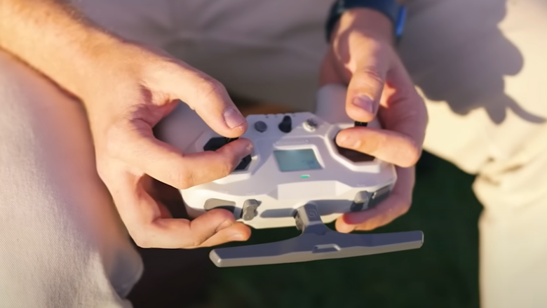 Dyshja babë e bir krijojnë dronin më të shpejtë në botë