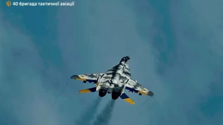 Komandanti i Forcave Ajrore ukrainase publikon pamje nga aksioni i pilotëve të tyre - i quan “fantazmat e Kievit”