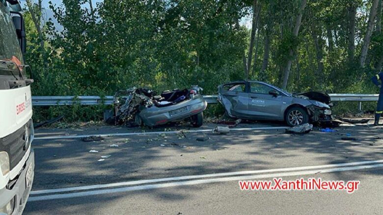 Katër të vdekur, mes tyre një shqiptar në një aksident mes dy automjeteve në Greqi