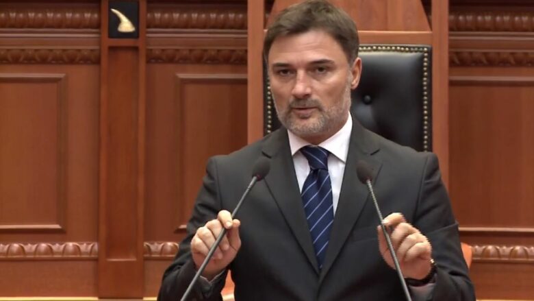 Vula i kaloi Berishës, Alibeaj vendos të mos i bashkohet grupit parlamentar të PD-së