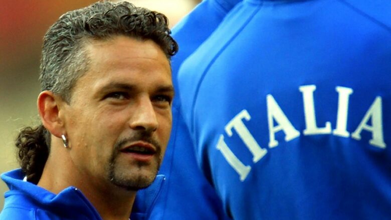 Tronditet Italia: Roberto Baggio rrihet dhe grabitet teksa shikonte ndeshjen ndaj Spanjës, përfundoi në spital