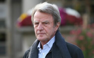 Anulimi i vizitës së Kouchnerit në Kosovë, Ambasada e Francës shpreh keqardhje për pengesat e paraqitura