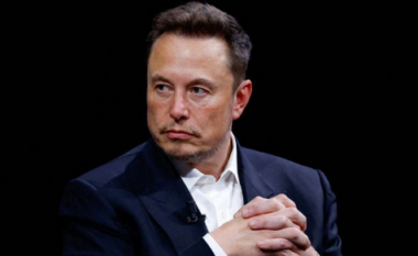 Elon Musk bëhet baba për herë të 12-të