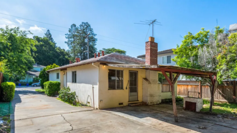 Njerëzit “të çmendur” se si një shtëpi kaq e thjeshtë në Kaliforni është vënë në shitje për 2 milionë dollarë – agjentja e shitjes tregon pse