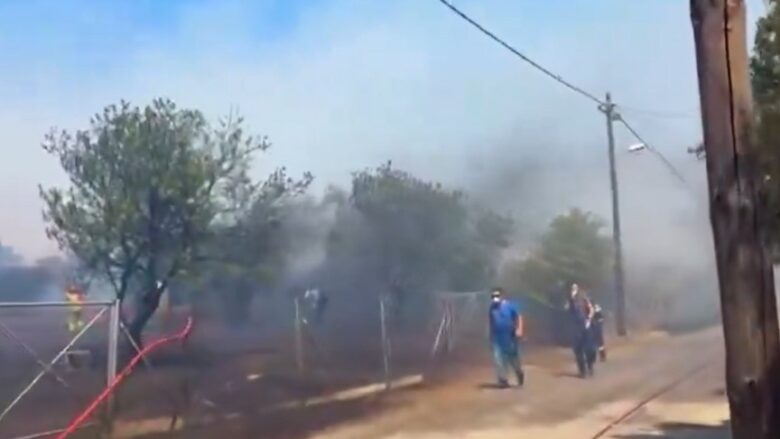 Temperaturat e larta shkaktojnë zjarre – evakuohen qytetarët e disa lagjeve në Athinë