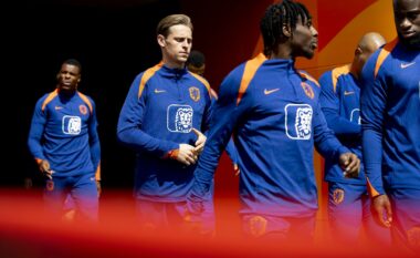 Lëndimi i De Jong, Holanda e zëvendëson me një futbollist që luajti në finalen e Ligës së Kampionëve