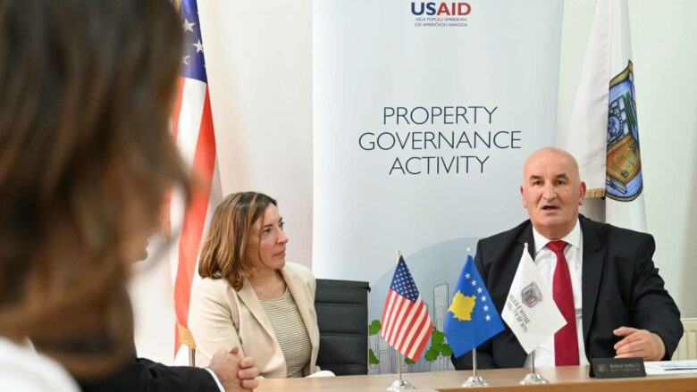 Lufta kundër korrupsionit, të drejtat pronësore dhe fuqizimi i grave, memorandum mirëkuptimi ndërmjet komunës së Vitisë dhe USAID-it