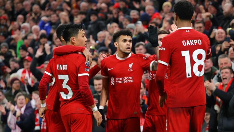 Newcastle “detyrohet” t’i shesë Liverpoolit yllin e ekipit për shkak të problemeve financiare
