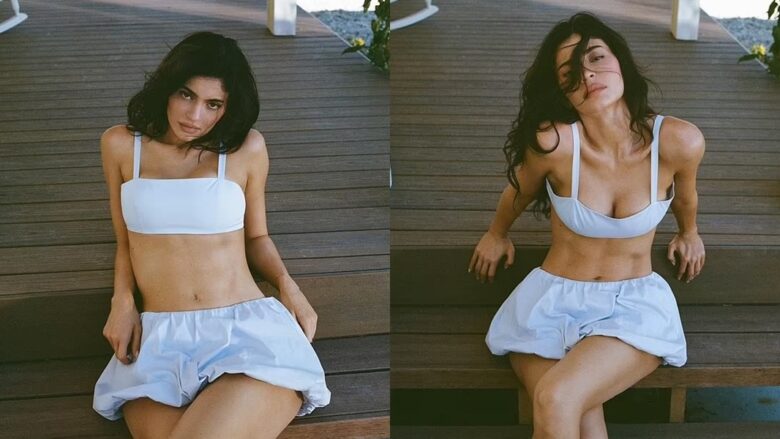 Kylie Jenner duket tejet simpatike në një kostum të bardhë, nga koleksioni i saj veror “Khy”