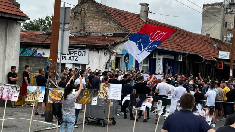Anulohet festivali “Mirëdita, dobar dan” në Beograd mes tensioneve me huliganë