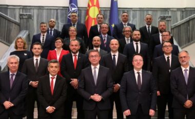 Çka fitojnë shqiptarët nga qeveria e re në Maqedoni të Veriut?