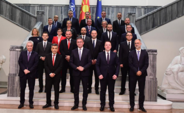 Maqedonia e Veriut me Qeveri të re, gjashtë ministri udhëhiqen nga shqiptarët