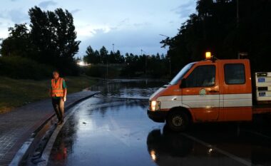 Reshjet e shiut, QKUK: Uji ka depërtuar në bodrumin e Klinikës së Pulmologjisë