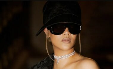 Rihanna është emëruar si fytyra e re e aromës “J’Adore” të Dior, pasi Charlize Theron e kishte këtë punë për dy dekada