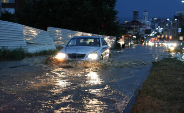 Shiu në kryeqytet, mbyllen pikat e parkingut të ‘Prishtina Parking’