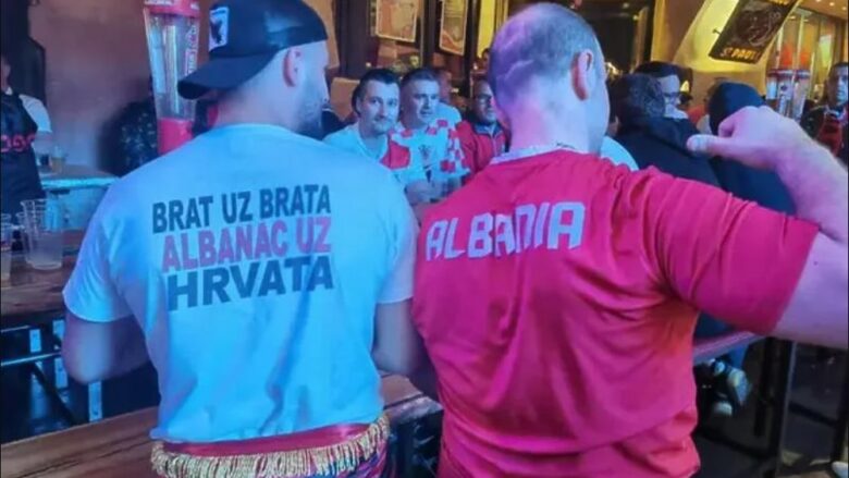 “Vëllai pranë vëllait, shqiptari pranë kroatit”: Dashuria dhe miqësia përhapet në Hamburg përpara ndeshjes