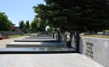 Komuna e Pejës rregullon e varrezat e dëshmorëve, i pranishëm edhe kryetari Muhaxheri