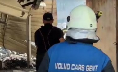 Zjarri i madh në tregun e rrobave në Shkodër, zjarrfikësit edhe sot në terren për shuarjen e plotë të flakëve