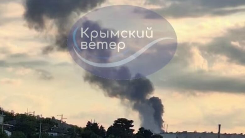 Aeroplanët luftarakë ukrainas bombardojnë një depo municioni të rusëve në Krime