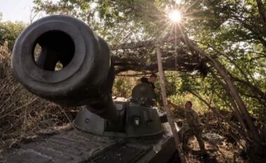 Ukrainasit pretendojnë se gjatë 24 orëve të fundit rusët kanë humbur 1,180 ushtarë – 16 tanke e 57 sisteme artilerike
